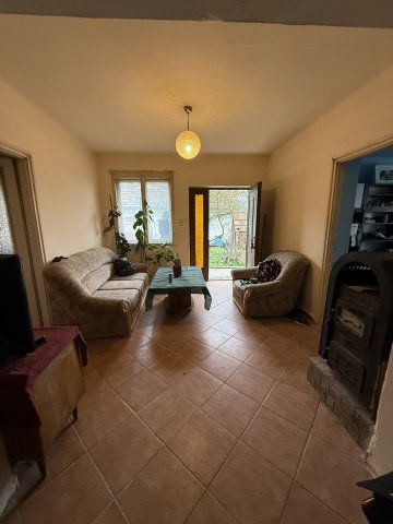 Eladó családi ház, Válon 25 M Ft, 4 szobás