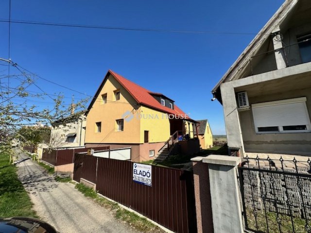 Eladó családi ház, Csákváron 84.9 M Ft, 5 szobás