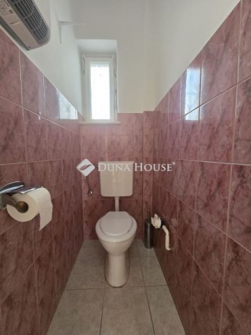 Kiadó téglalakás, albérlet, Pécsett 350 E Ft / hó, 3 szobás