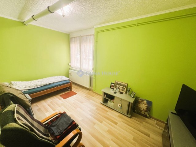 Eladó téglalakás, Dorogon, Gorkij utcában 48.5 M Ft, 2 szobás