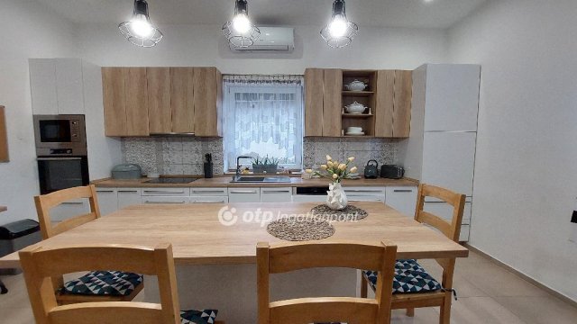 Eladó családi ház, Kisújszálláson 55 M Ft, 3 szobás