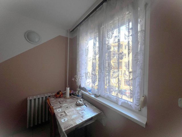 Kiadó panellakás, albérlet, Tatabányán, Réti utcában