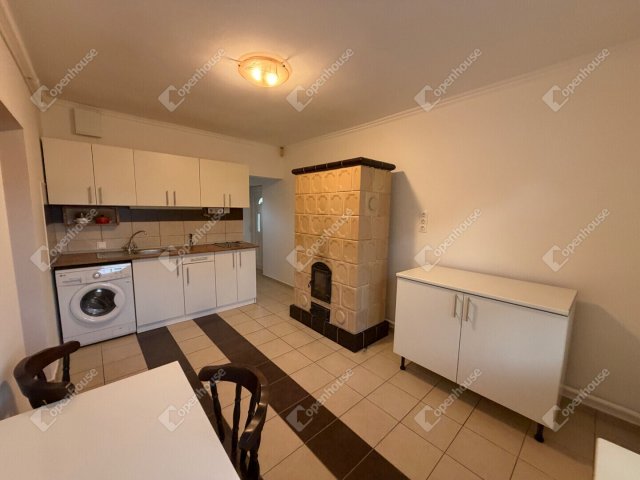 Eladó családi ház, Sárváron 42.9 M Ft, 2 szobás