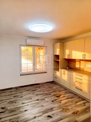 Eladó családi ház, Balatonfűzfőn 59.9 M Ft, 2 szobás