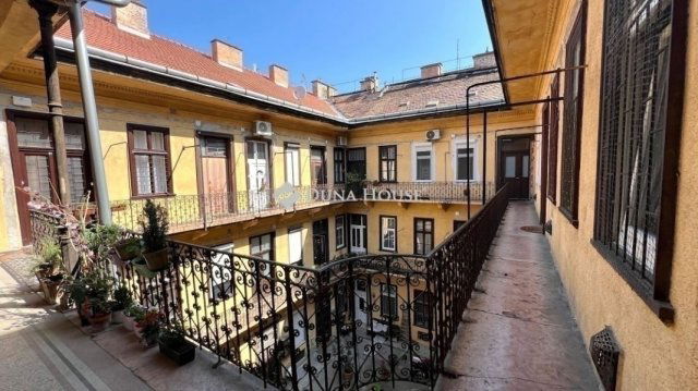 Eladó téglalakás, Budapesten, VII. kerületben 79.9 M Ft