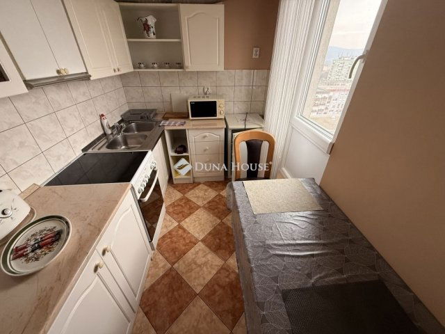 Eladó panellakás, Pécsett 52 M Ft, 2 szobás