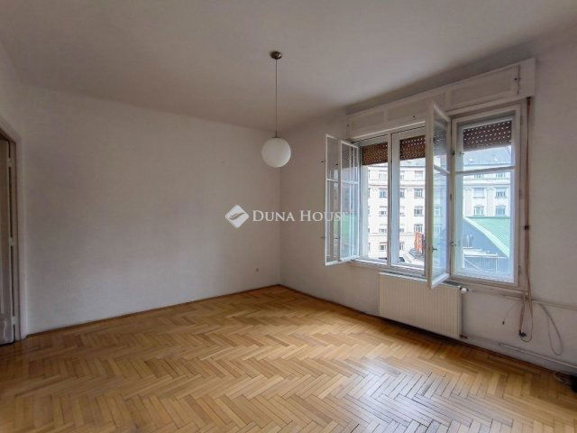 Eladó téglalakás, Budapesten, VIII. kerületben 97 M Ft, 3 szobás