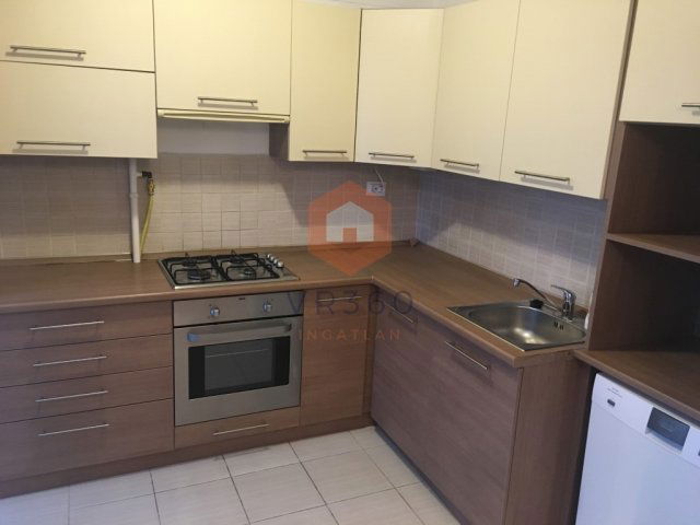 Kiadó panellakás, albérlet, Pécsett, Jurisics Miklós utcában