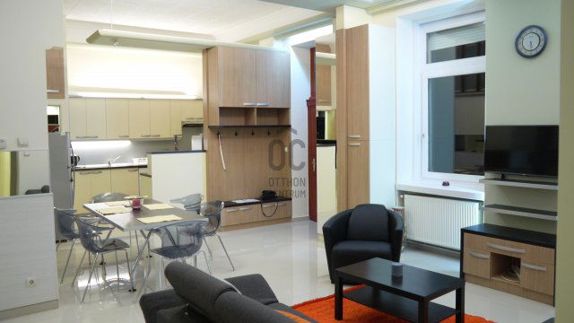 Eladó téglalakás, Budapesten, VIII. kerületben 122 M Ft