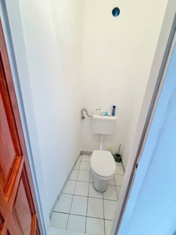 Eladó üzlethelyiség, Pécsett 39.9 M Ft, 2 szobás