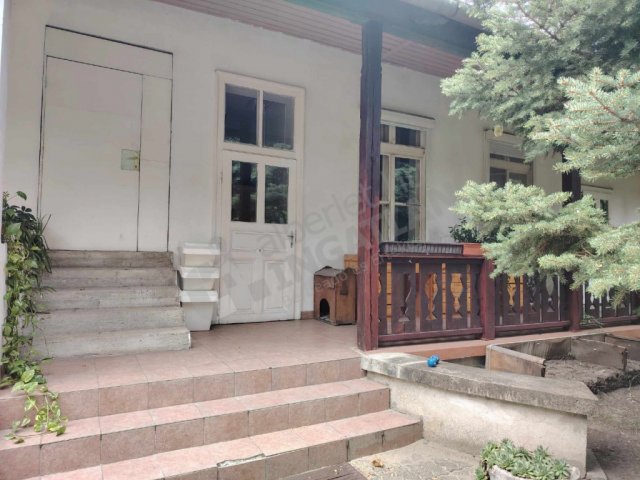 Kiadó téglalakás, albérlet, XV. kerületben, Arany János utcában