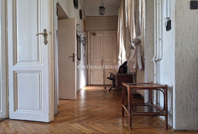 Eladó téglalakás, Budapesten, VI. kerületben 269 M Ft, 4 szobás