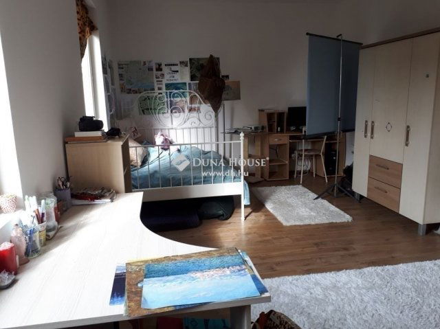 Eladó sorház, Pécsett 119.9 M Ft, 4+1 szobás