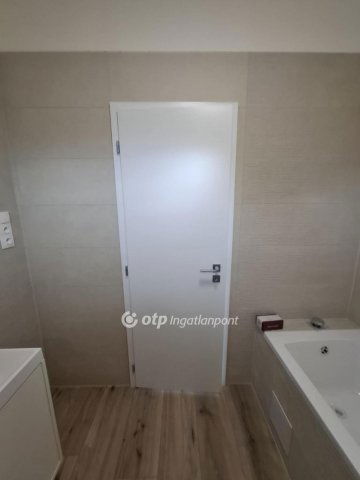 Eladó családi ház, Pusztaszabolcson 69.9 M Ft, 3 szobás