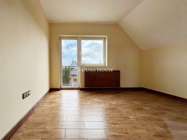 Eladó családi ház, Zamárdiban 144.9 M Ft, 7 szobás