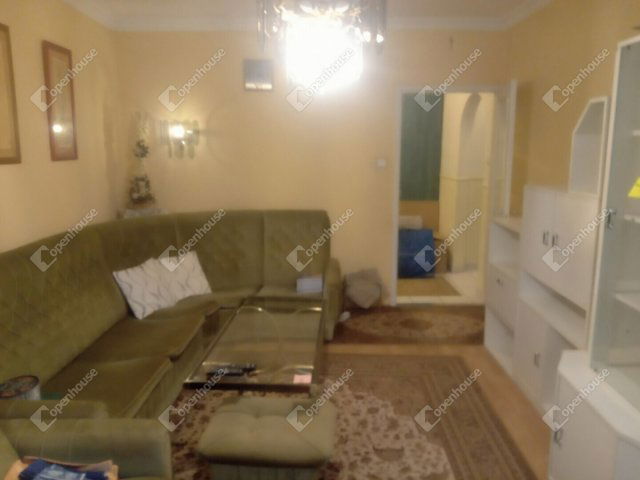 Eladó panellakás, Szegeden 56.5 M Ft, 3 szobás