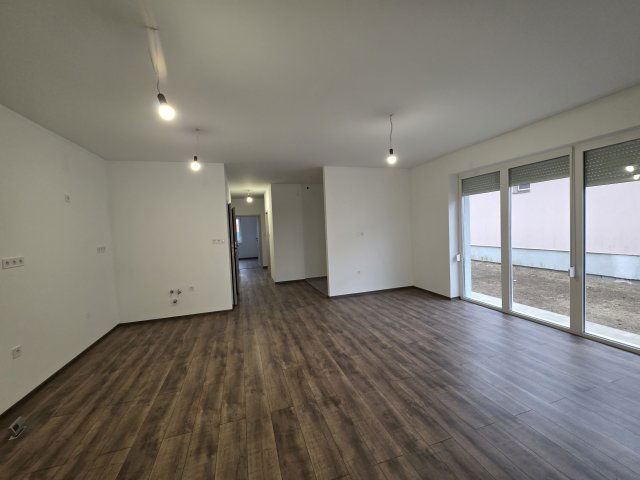 Eladó ikerház, Nyírpazonyon 80 M Ft, 4 szobás