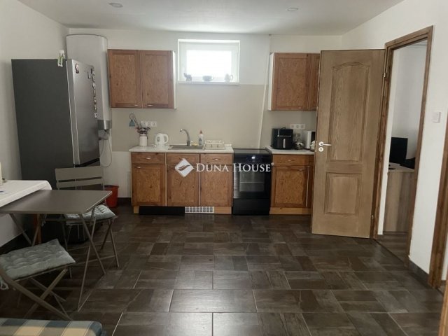 Eladó családi ház, Csókakőn 49.9 M Ft, 1+2 szobás