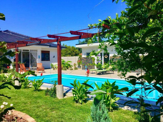 Eladó családi ház, Balatonfenyvesen 208 M Ft, 6 szobás