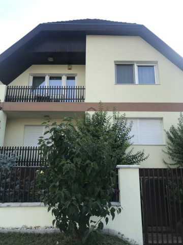 Kiadó családi ház, albérlet, Siófokon 270 E Ft / hó, 4 szobás