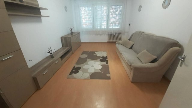 Kiadó panellakás, albérlet, Debrecenben 300 E Ft / hó