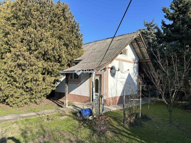 Eladó családi ház, Budapesten, XXI. kerületben 37.7 M Ft