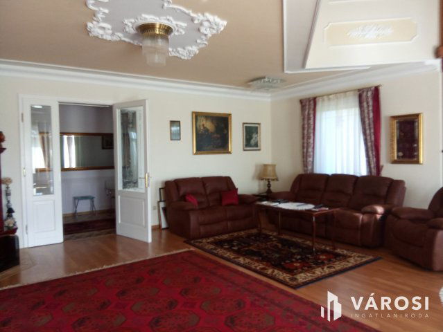 Eladó családi ház, Sitkén 380 M Ft, 4 szobás