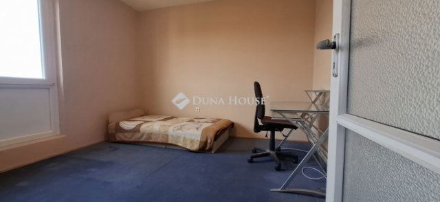 Eladó panellakás, Pécsett 37.9 M Ft, 2 szobás