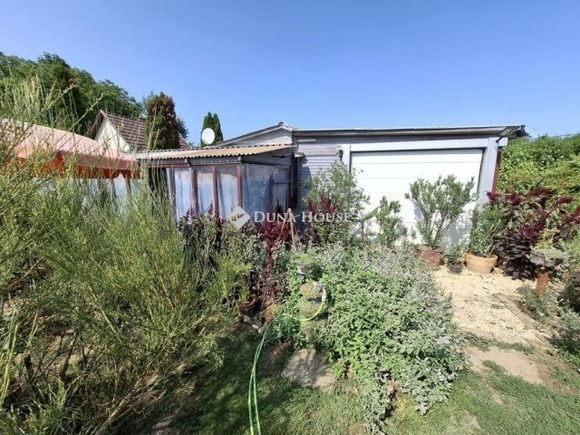 Eladó családi ház, Tóalmáson 25.5 M Ft, 4 szobás