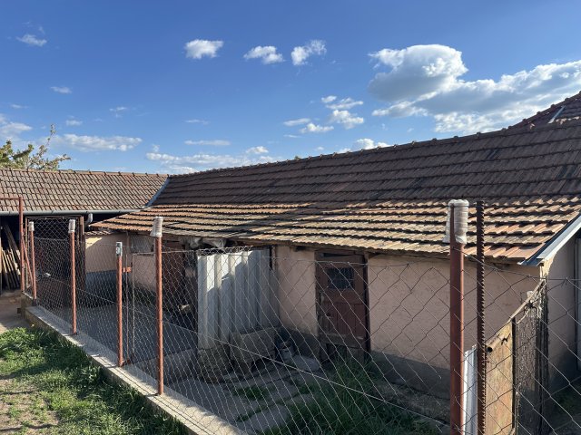 Eladó családi ház, Kartalon 59.99 M Ft, 2+1 szobás