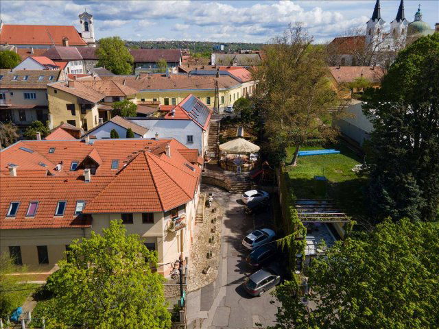 Eladó üzlethelyiség, Vácon 349 M Ft / költözzbe.hu