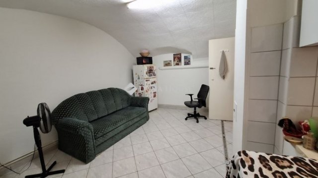 Eladó téglalakás, Budapesten, VI. kerületben 73 M Ft, 2 szobás