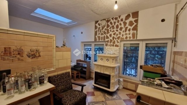 Eladó ikerház, Budapesten, XVIII. kerületben 93 M Ft, 4 szobás