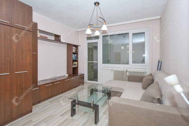 Eladó panellakás, Szegeden 49.9 M Ft, 2 szobás