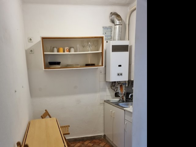 Kiadó téglalakás, albérlet, Pécsett, János utcában, 2 szobás