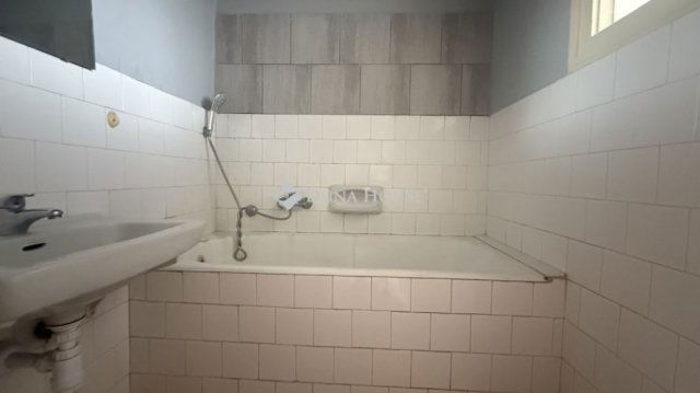 Eladó téglalakás, Szombathelyen 43 M Ft, 3 szobás