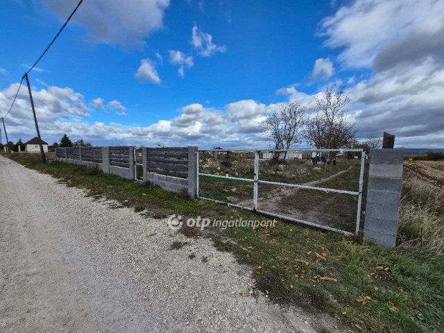 Eladó telek, Bicskén 61 M Ft / költözzbe.hu