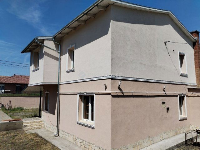 Eladó családi ház, Szigetszentmiklóson 74.9 M Ft, 6 szobás