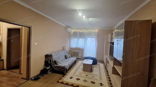 Eladó téglalakás, Jászberényben 31.99 M Ft, 1+1 szobás