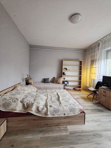 Eladó családi ház, Szolnokon 36.5 M Ft, 3 szobás