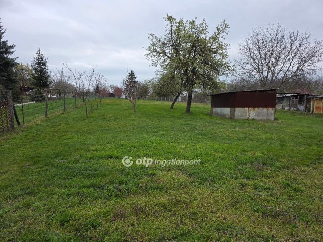 Eladó családi ház, Pápán 16.19 M Ft, 1+3 szobás