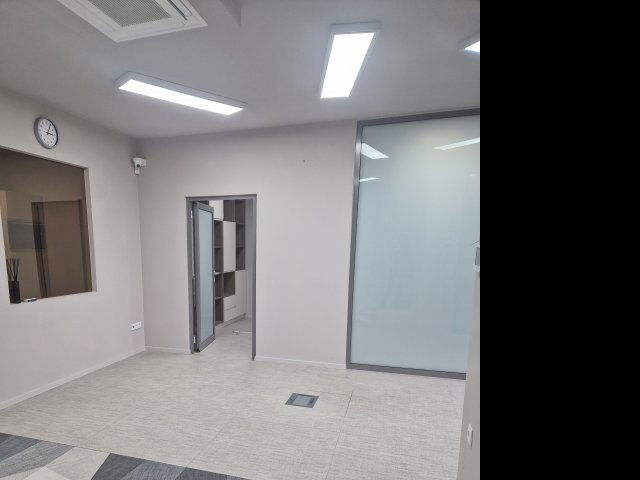 Eladó üzlethelyiség, Szegeden 0.285 M Ft, 2 szobás