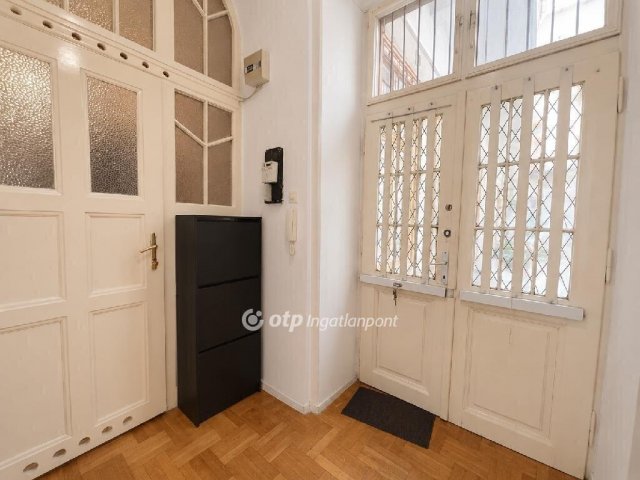 Eladó téglalakás, Budapesten, VIII. kerületben 105 M Ft