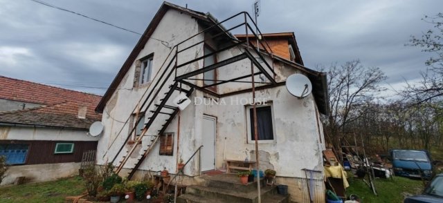 Eladó családi ház, Nagymaroson 99.9 M Ft, 3+1 szobás