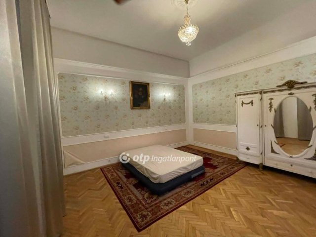 Eladó téglalakás, Budapesten, V. kerületben 165 M Ft, 2+1 szobás