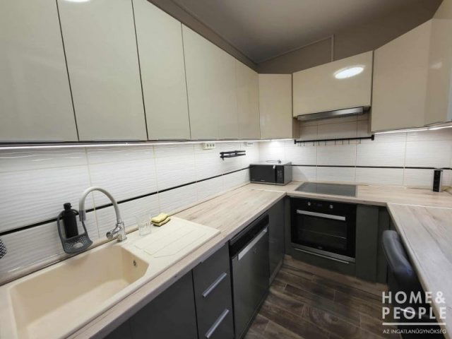 Eladó téglalakás, Szegeden 56.99 M Ft, 2 szobás