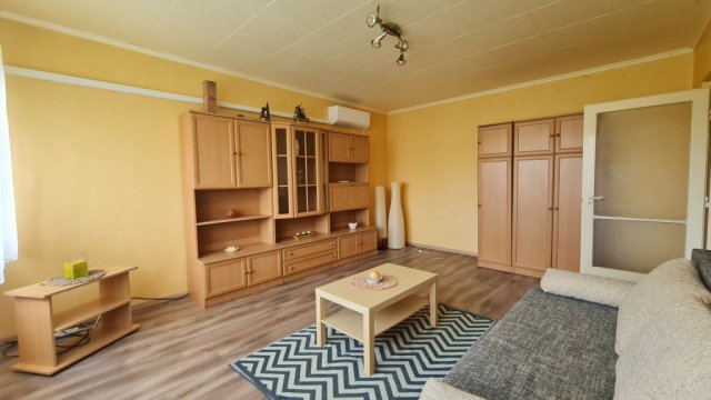 Eladó panellakás, Pécsett 43 M Ft, 2 szobás