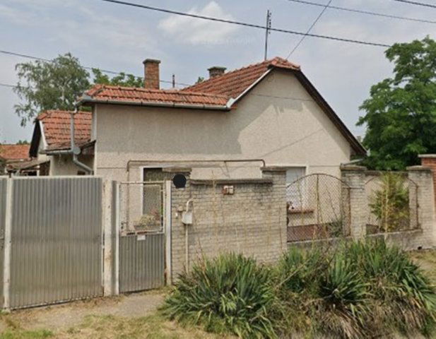 Eladó családi ház, Cegléden 27 M Ft, 2+1 szobás