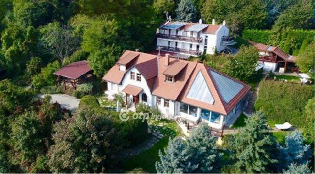 Eladó hotel, Leányfaluban 390 M Ft / költözzbe.hu