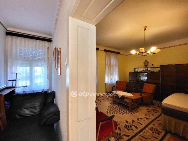 Eladó családi ház, Tengődön 28 M Ft, 4 szobás